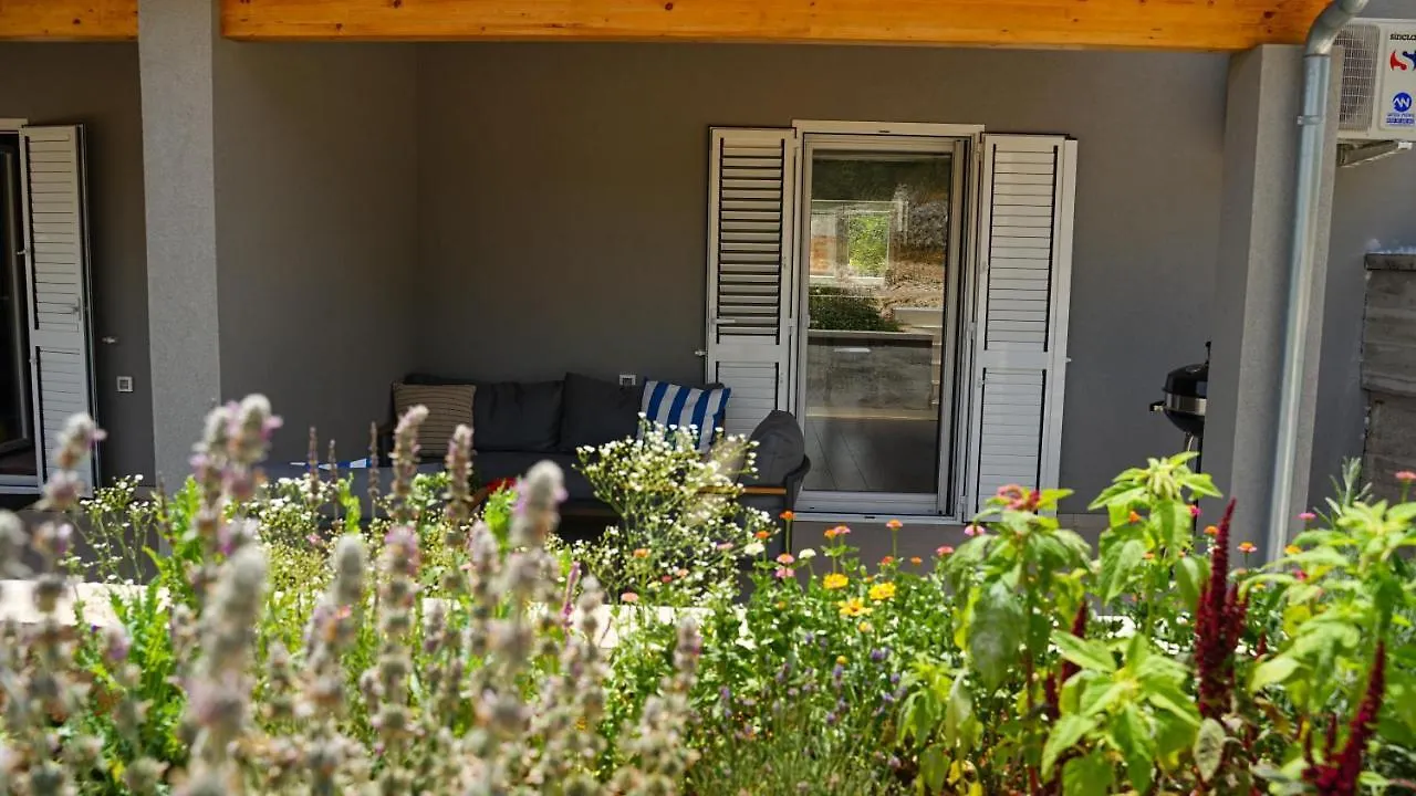 Apartment Aria Verunic Croatia