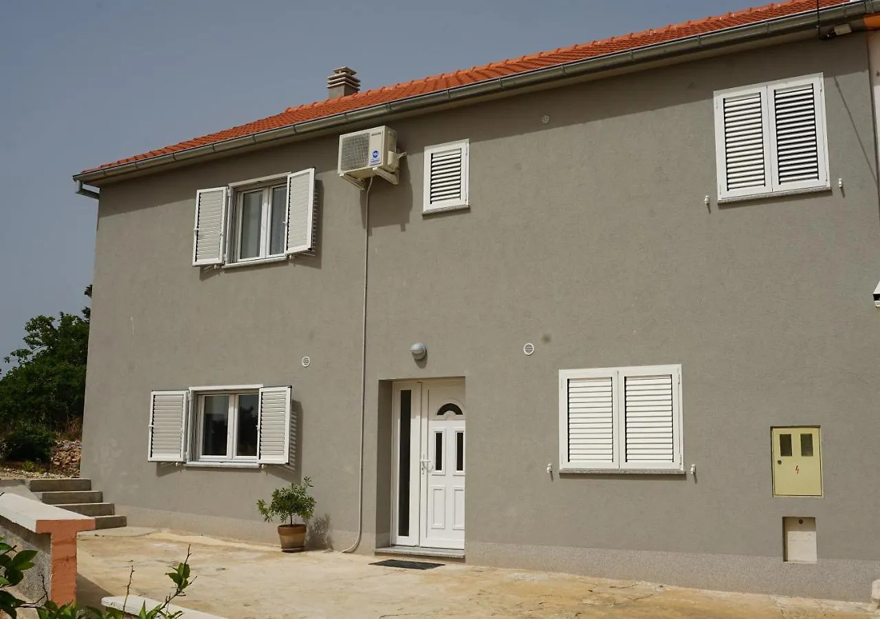 Apartment Aria Verunic